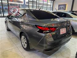 نيسان فيرسا